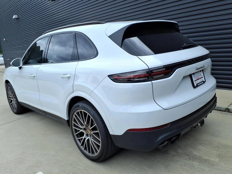 2023 Porsche 9Y0/9Y3 Cayenne S - Image 3 of 5