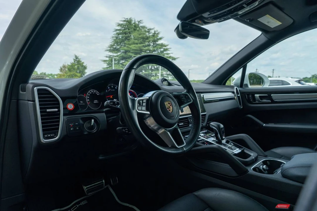 2023 Porsche 9Y0/9Y3 Cayenne S - Image 4 of 5