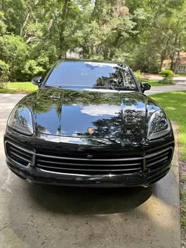 2023 Porsche Cayenne S Platinum Edition
