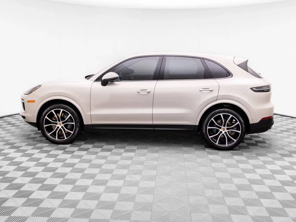 2023 Porsche 9Y0/9Y3 Cayenne S - Image 2 of 5
