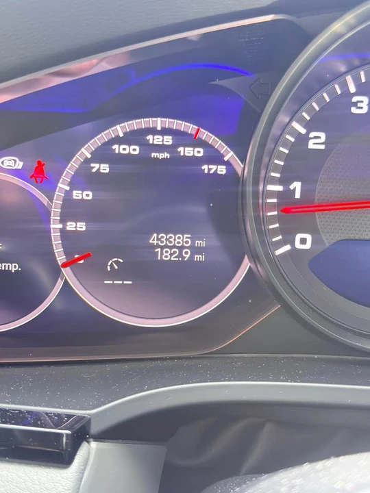 2023 Porsche 9Y0/9Y3 Cayenne - Image 10 of 14