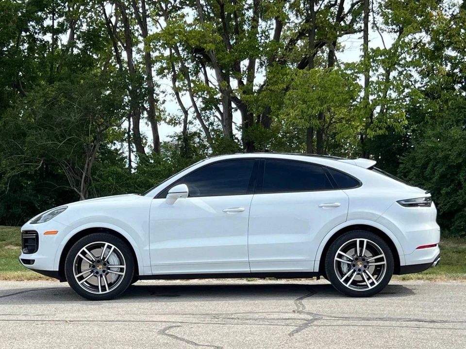 2023 Porsche Cayenne - Image 2 of 4