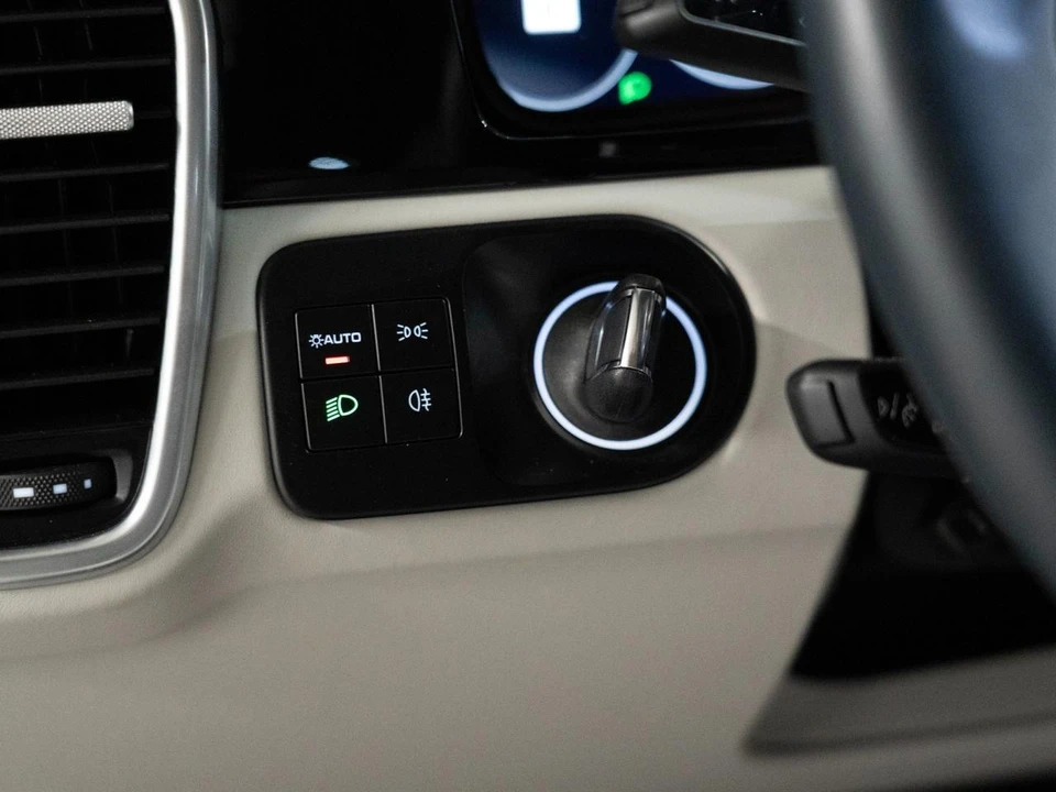2023 Porsche 9Y0/9Y3 Cayenne Coupe - Image 24 of 30