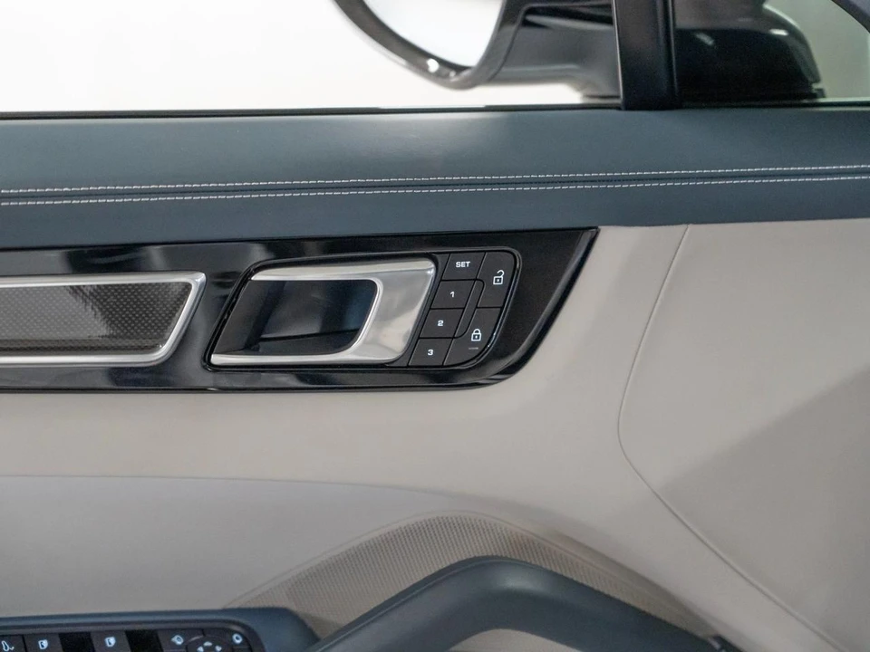 2023 Porsche 9Y0/9Y3 Cayenne Coupe - Image 17 of 30