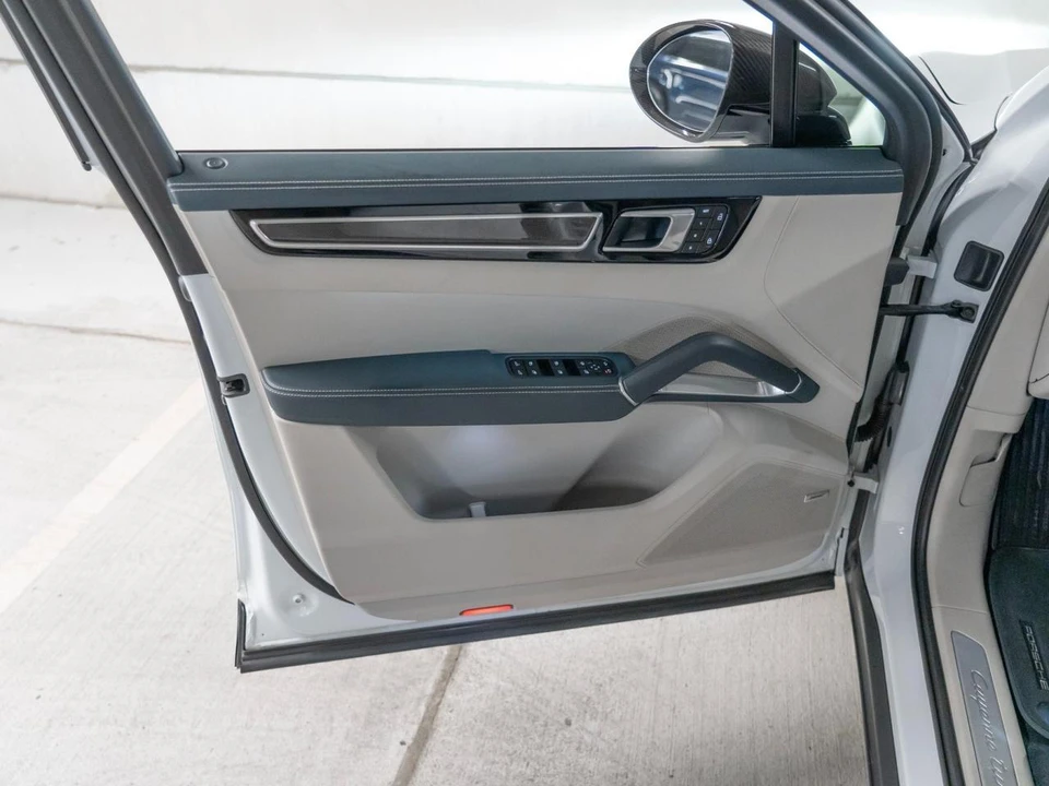 2023 Porsche 9Y0/9Y3 Cayenne Coupe - Image 16 of 30