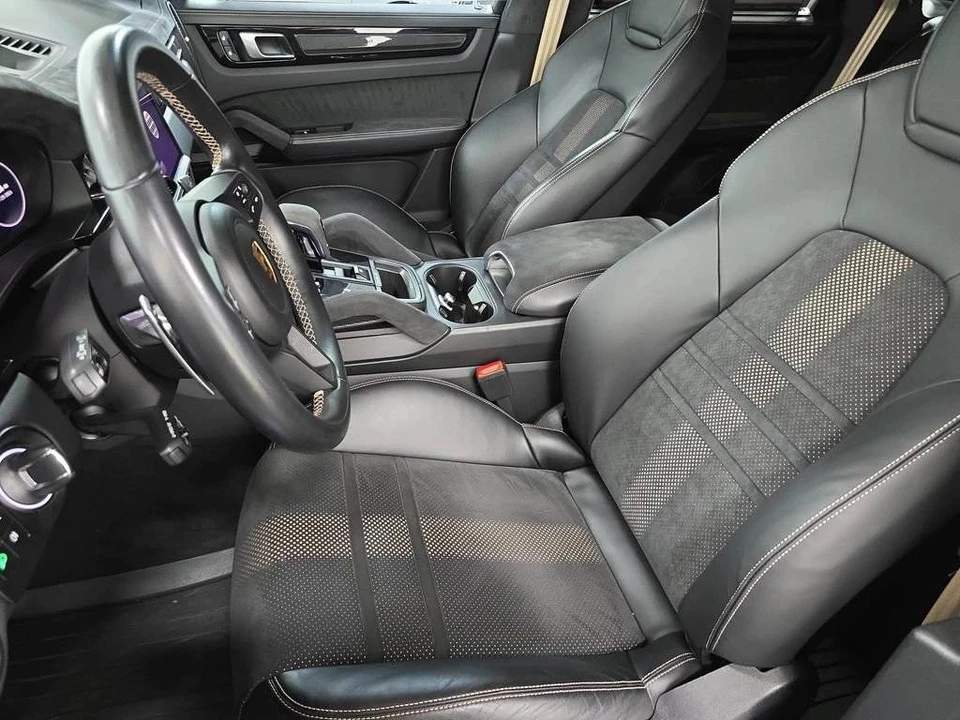 2023 Porsche 9Y0/9Y3 Cayenne Turbo GT - Image 5 of 5