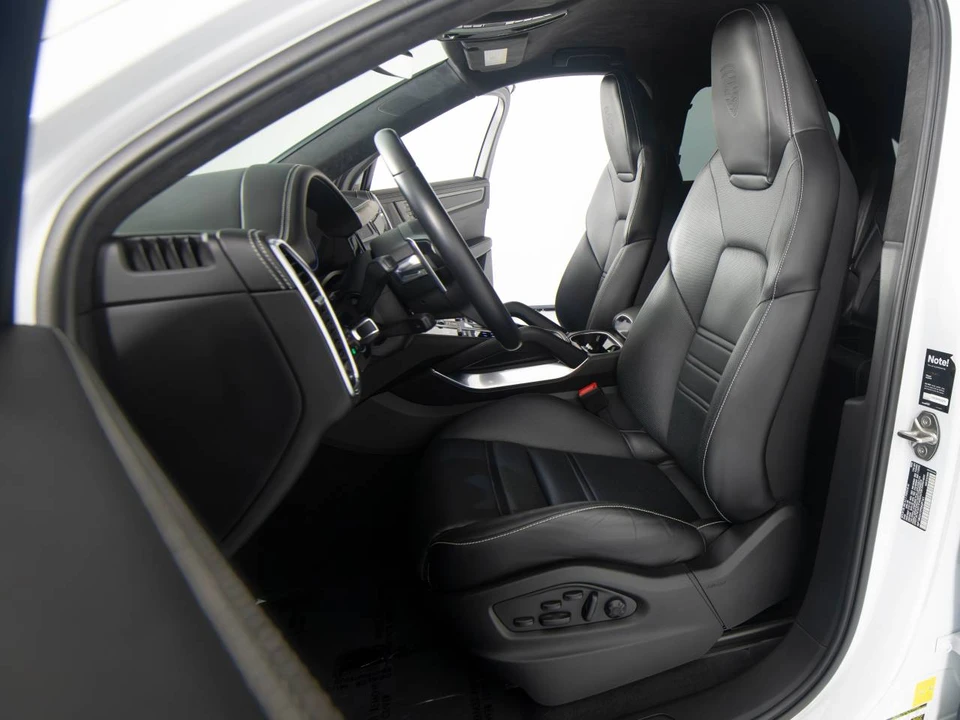 2023 Porsche 9Y0/9Y3 Cayenne Turbo GT - Image 5 of 5