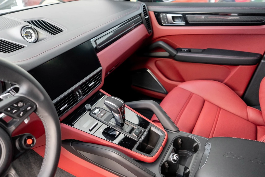 2023 Porsche 9Y0/9Y3 Cayenne Turbo GT - Image 15 of 31