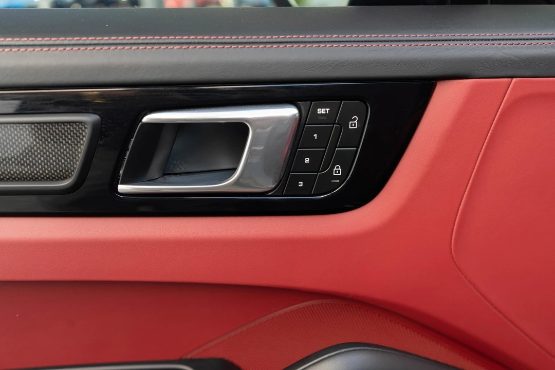 2023 Porsche 9Y0/9Y3 Cayenne Turbo GT - Image 10 of 31