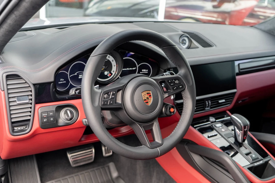 2023 Porsche 9Y0/9Y3 Cayenne Turbo GT - Image 12 of 31