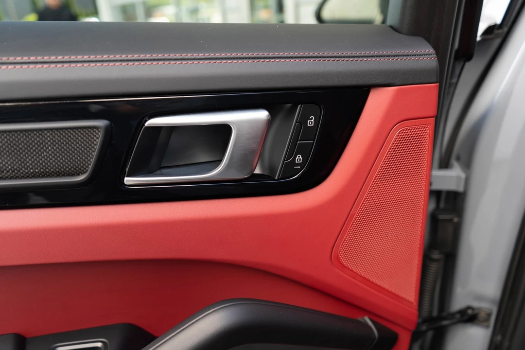 2023 Porsche 9Y0/9Y3 Cayenne Turbo GT - Image 27 of 31