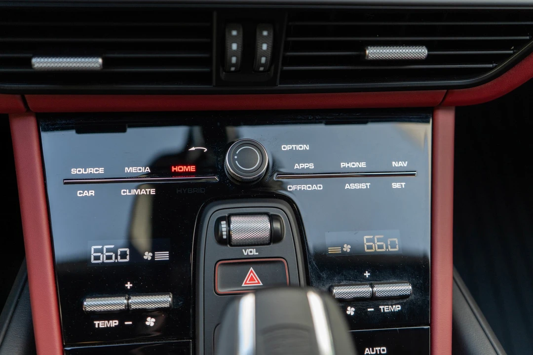 2023 Porsche 9Y0/9Y3 Cayenne Turbo GT - Image 18 of 31