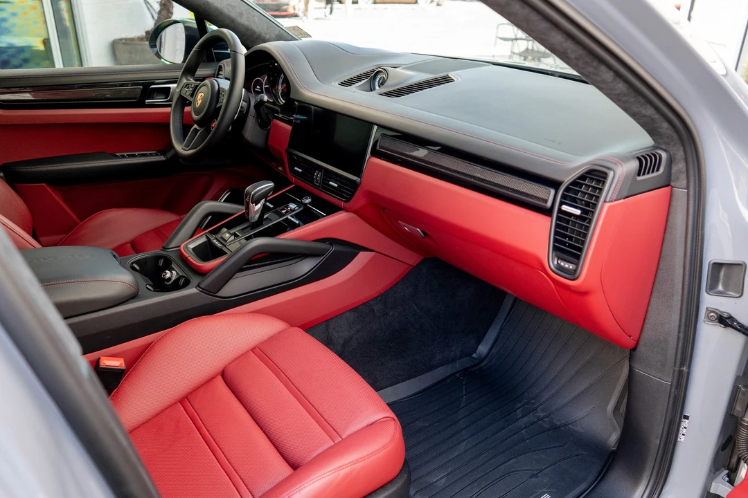 2023 Porsche 9Y0/9Y3 Cayenne Turbo GT - Image 29 of 31