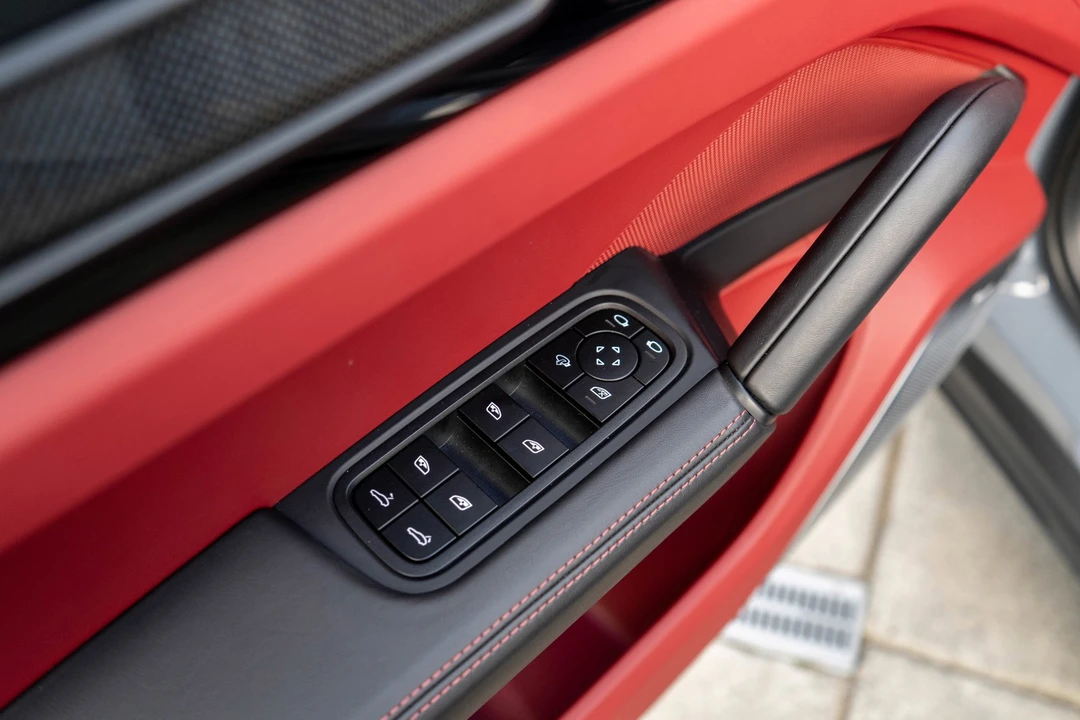 2023 Porsche 9Y0/9Y3 Cayenne Turbo GT - Image 11 of 31