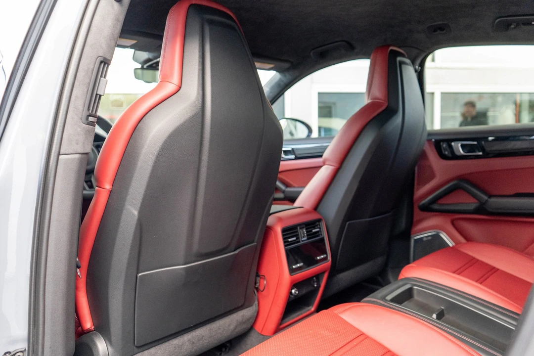 2023 Porsche 9Y0/9Y3 Cayenne Turbo GT - Image 25 of 31