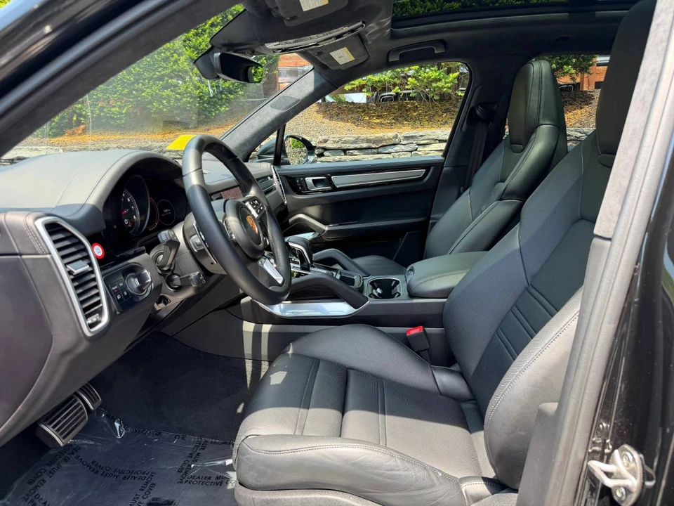 2023 Porsche 9Y0/9Y3 Cayenne Turbo - Image 4 of 5