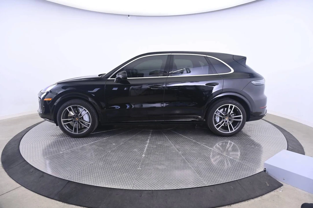 2023 Porsche 9Y0/9Y3 Cayenne Turbo - Image 2 of 5