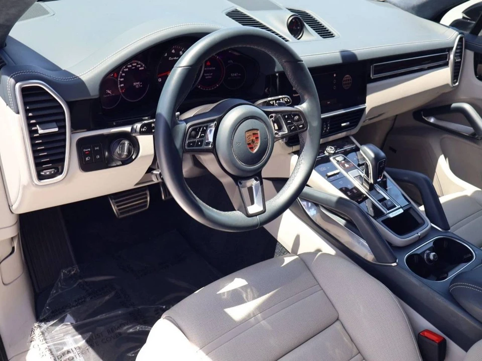 2023 Porsche 9Y0/9Y3 Cayenne Turbo - Image 4 of 5
