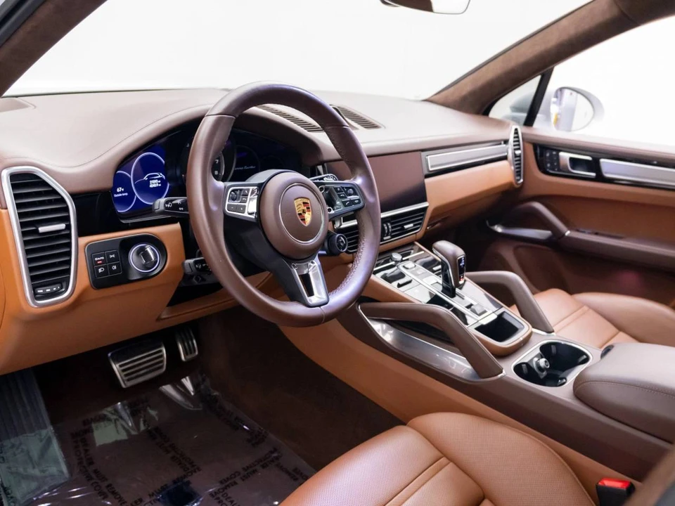 2023 Porsche 9Y0/9Y3 Cayenne Turbo - Image 4 of 5