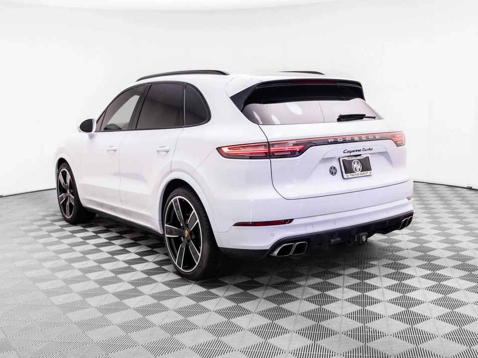 2023 Porsche 9Y0/9Y3 Cayenne Turbo - Image 3 of 5
