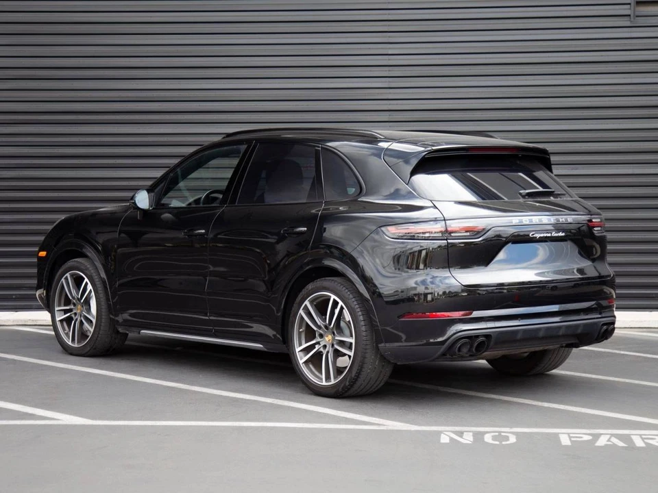 2023 Porsche 9Y0/9Y3 Cayenne Turbo - Image 3 of 5