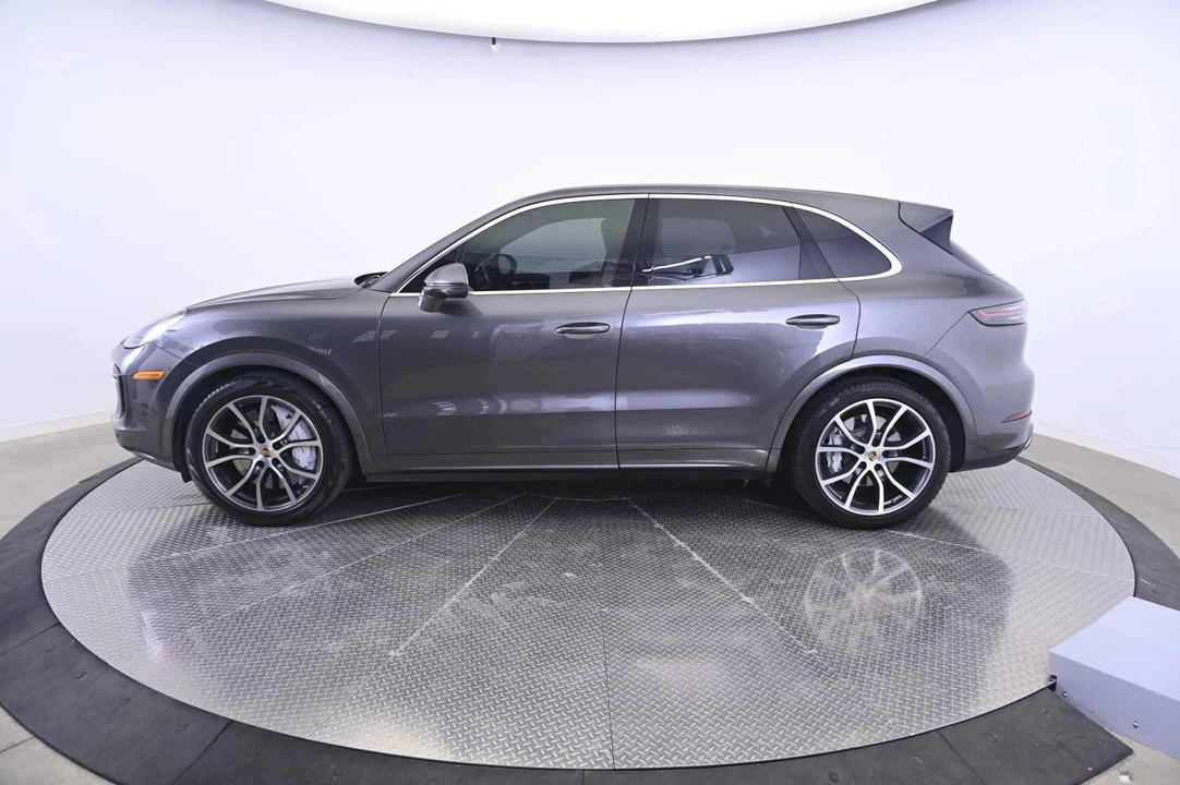 2023 Porsche 9Y0/9Y3 Cayenne Turbo - Image 2 of 5