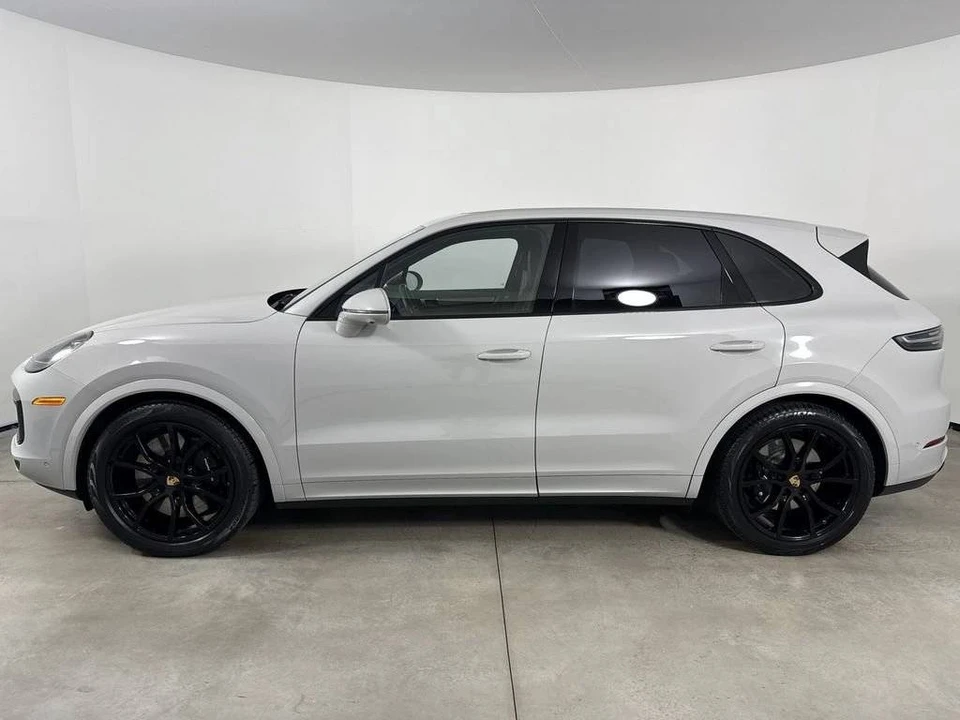 2023 Porsche 9Y0/9Y3 Cayenne Turbo - Image 2 of 5