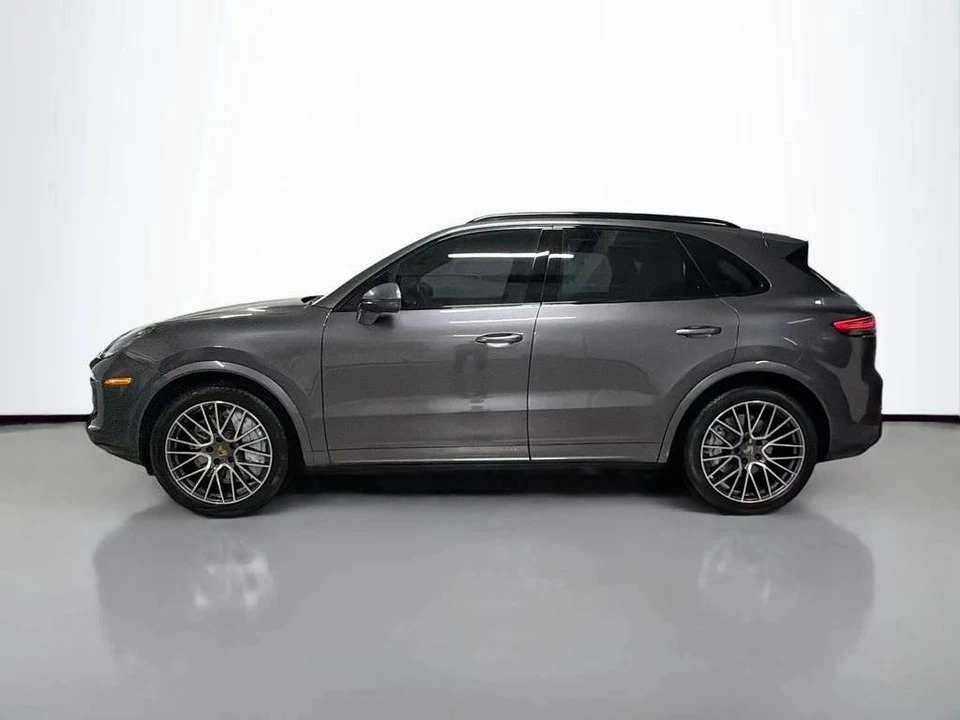 2023 Porsche 9Y0/9Y3 Cayenne Turbo - Image 2 of 5