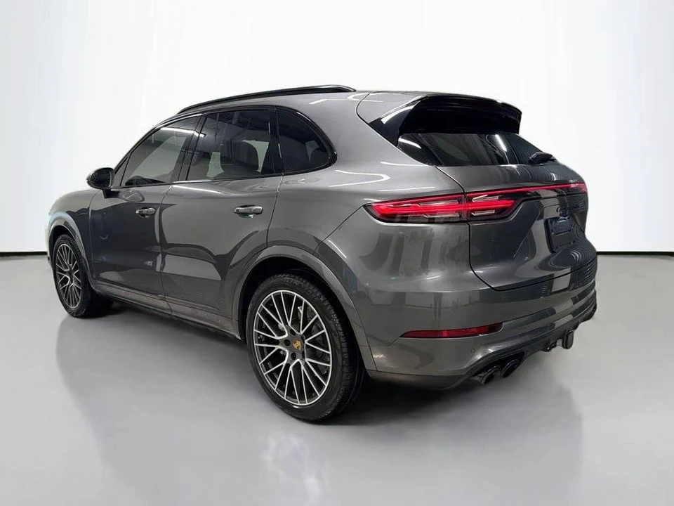 2023 Porsche 9Y0/9Y3 Cayenne Turbo - Image 3 of 5