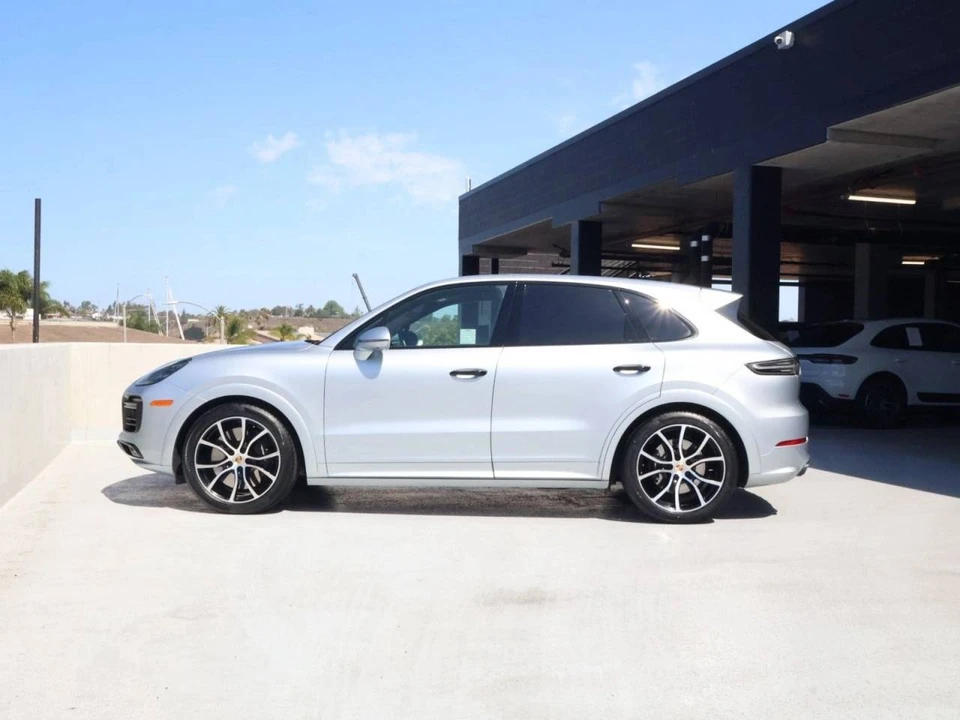 2023 Porsche 9Y0/9Y3 Cayenne Turbo - Image 2 of 5