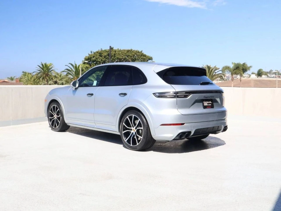 2023 Porsche 9Y0/9Y3 Cayenne Turbo - Image 3 of 5