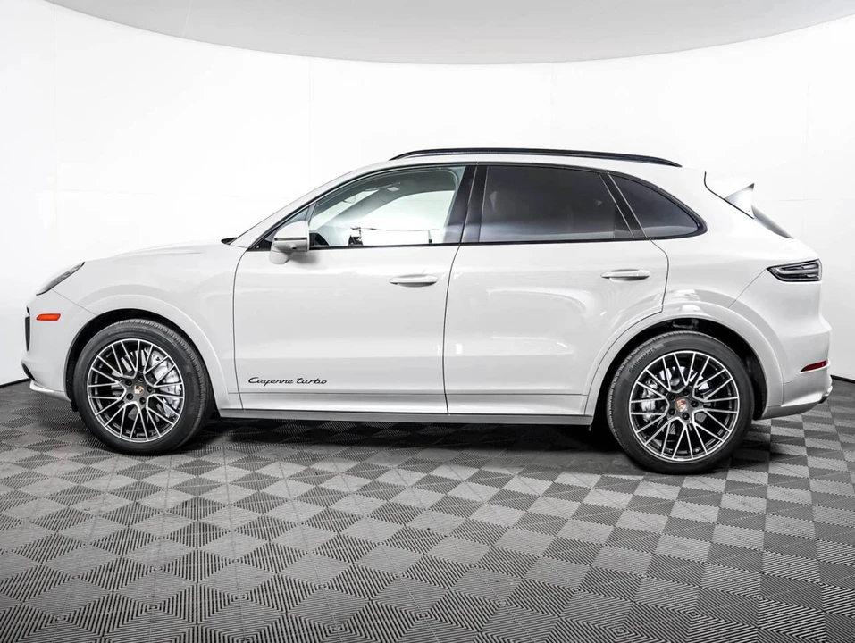 2023 Porsche 9Y0/9Y3 Cayenne Turbo - Image 2 of 5