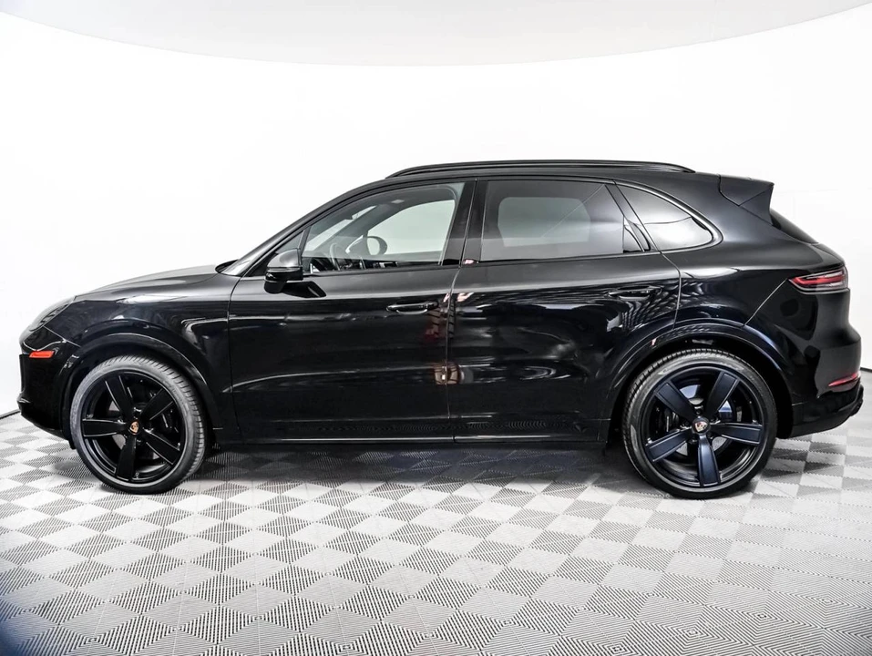 2023 Porsche 9Y0/9Y3 Cayenne Turbo - Image 2 of 5