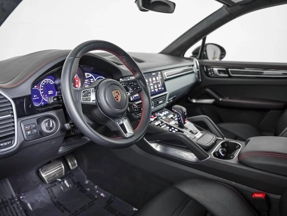 2023 Porsche 9Y0/9Y3 Cayenne Turbo - Image 4 of 5