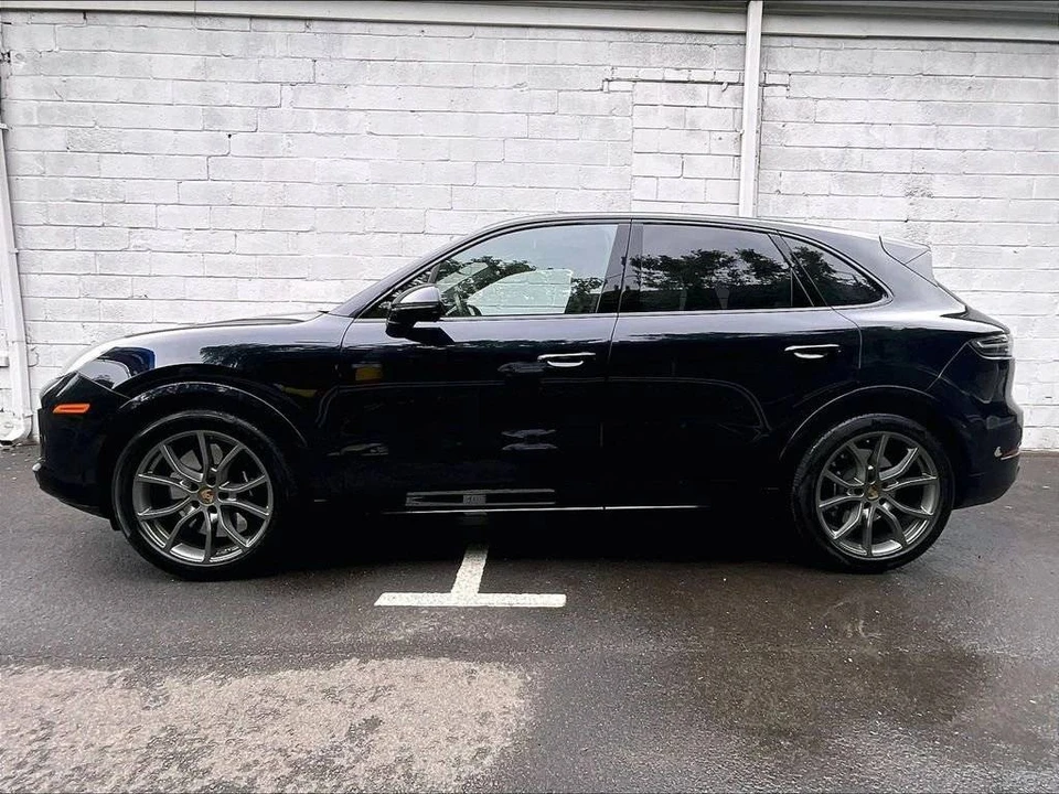 2023 Porsche 9Y0/9Y3 Cayenne Turbo - Image 2 of 5