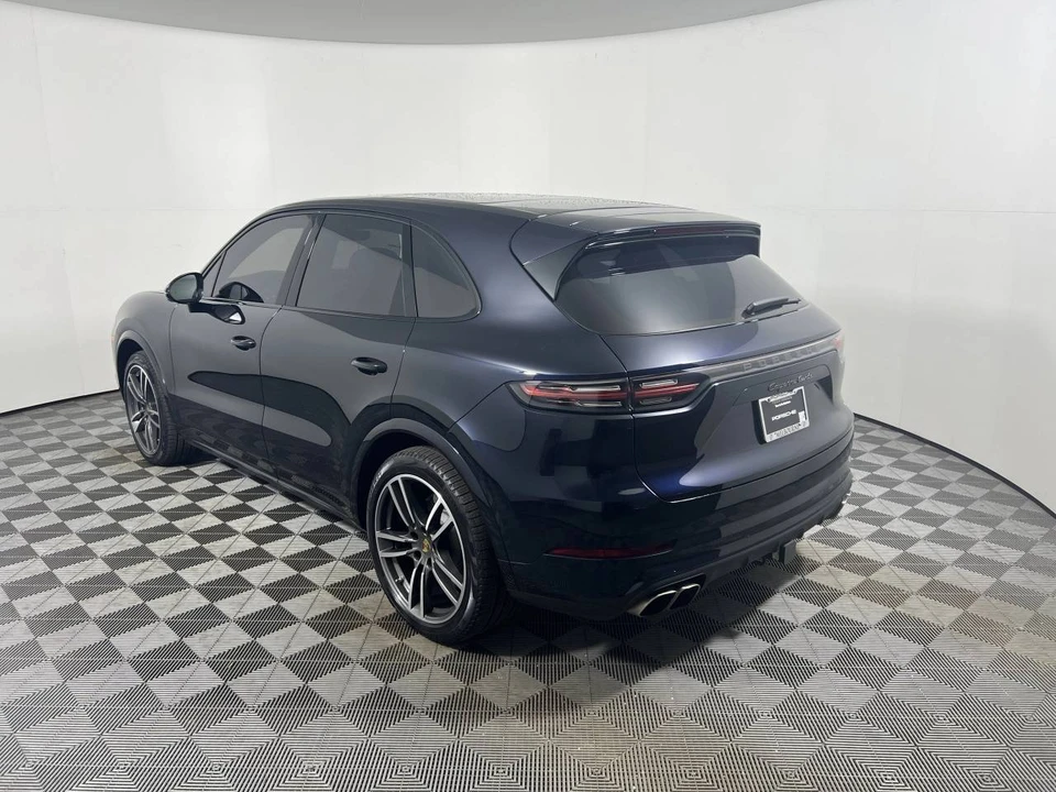2023 Porsche 9Y0/9Y3 Cayenne Turbo - Image 3 of 5