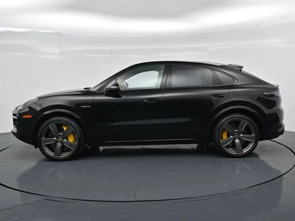 2023 Porsche Cayenne - Image 2 of 5