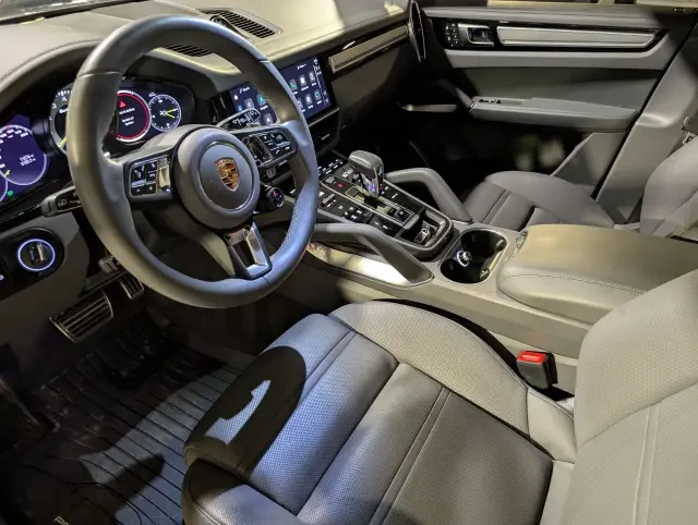 2023 Porsche 9Y0/9Y3 Cayenne - Image 4 of 5