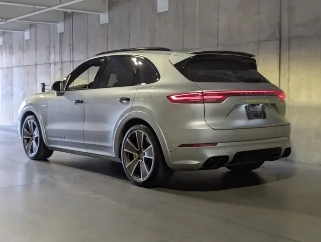 2023 Porsche 9Y0/9Y3 Cayenne - Image 3 of 5