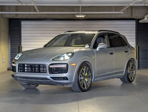 2023 Porsche Cayenne Turbo S E-Hybrid