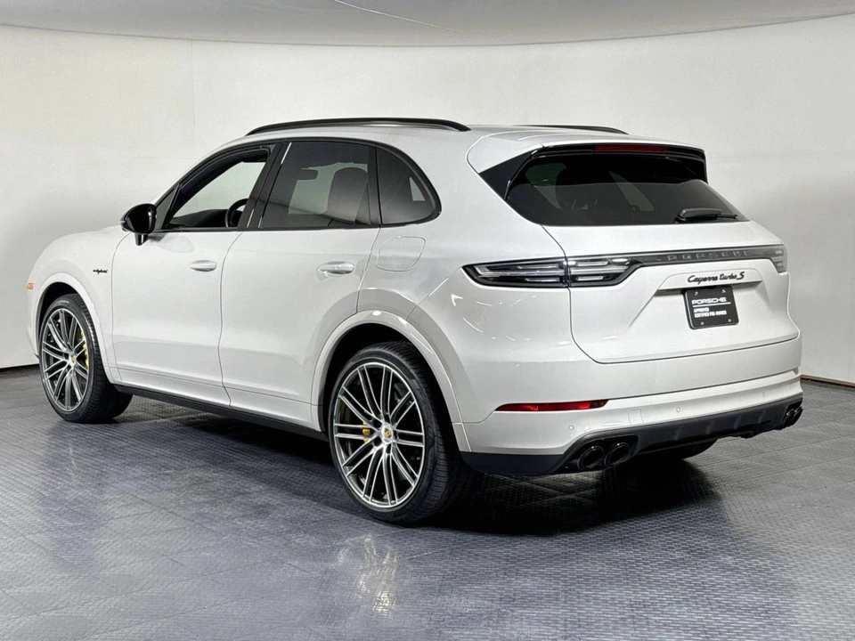 2023 Porsche 9Y0/9Y3 Cayenne - Image 3 of 5