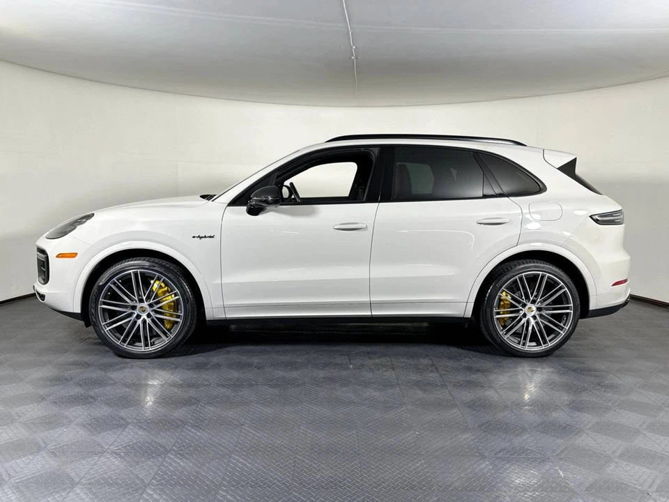 2023 Porsche 9Y0/9Y3 Cayenne - Image 2 of 5