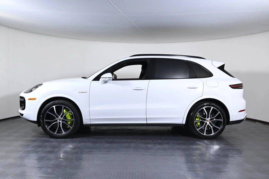 2023 Porsche 9Y0/9Y3 Cayenne - Image 2 of 5
