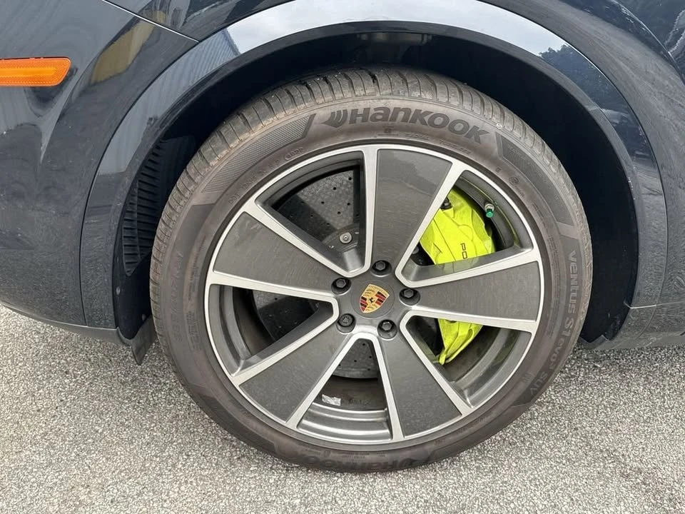 2023 Porsche Cayenne - Image 12 of 20