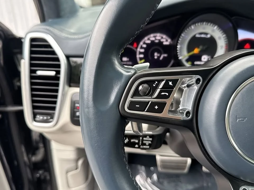 2023 Porsche Cayenne - Image 17 of 20