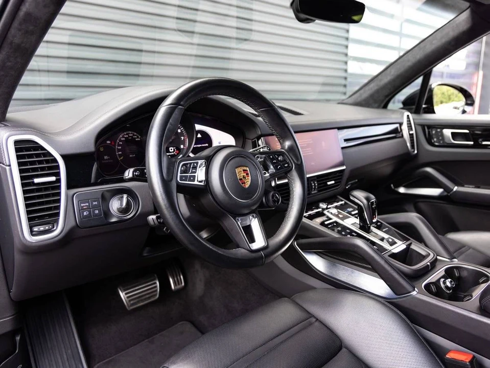 2023 Porsche Cayenne - Image 4 of 5