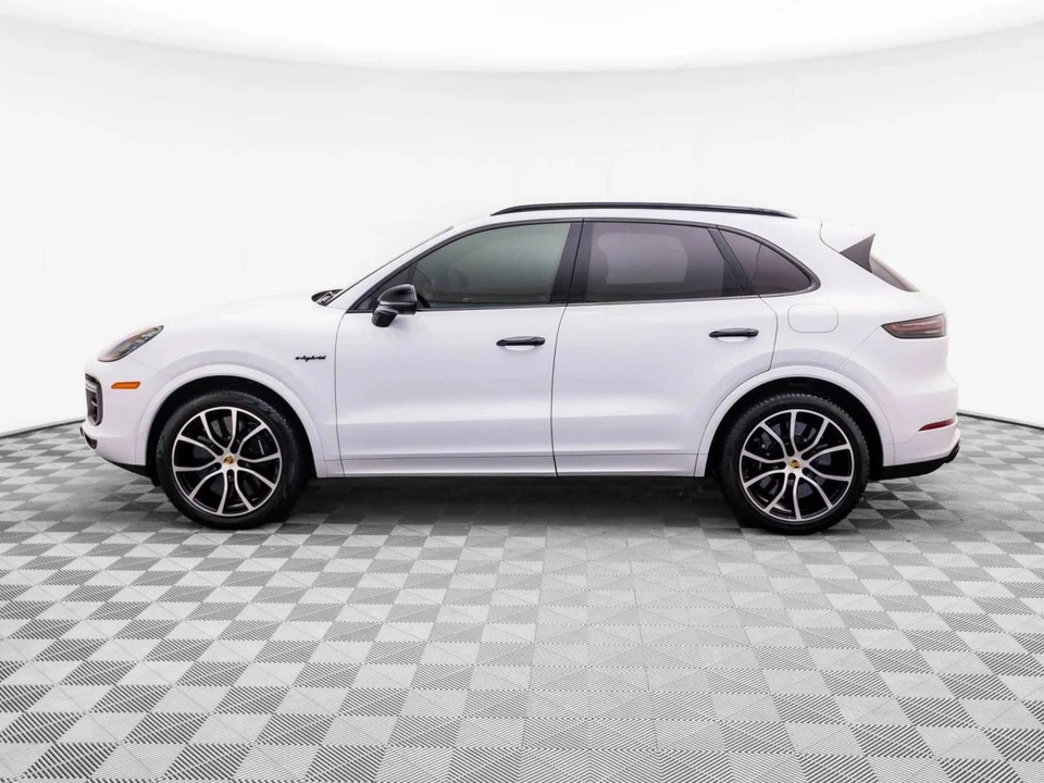2023 Porsche 9Y0/9Y3 Cayenne - Image 2 of 4