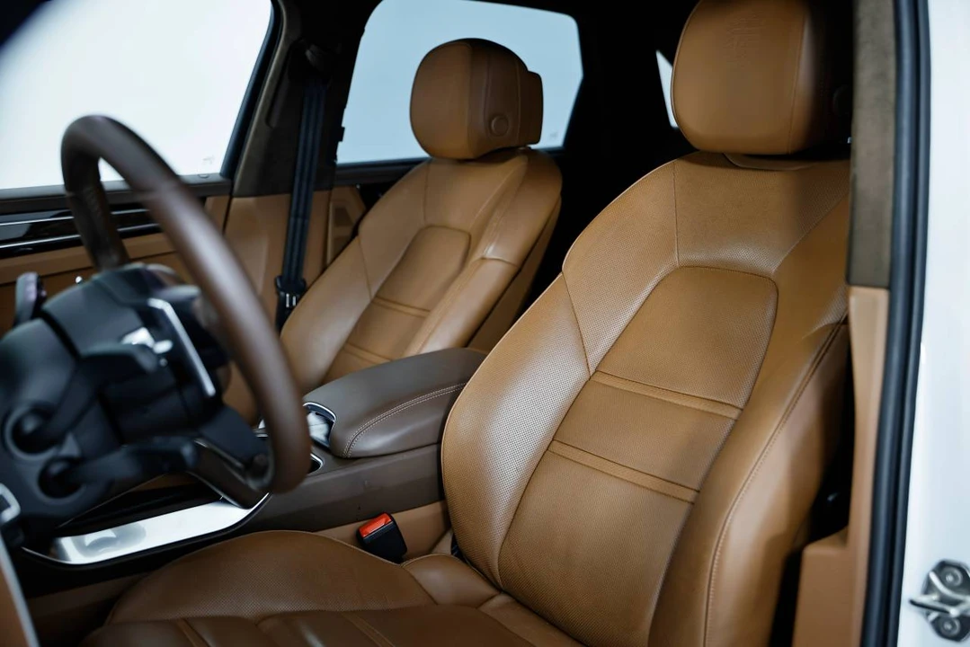 2023 Porsche Cayenne - Image 5 of 5
