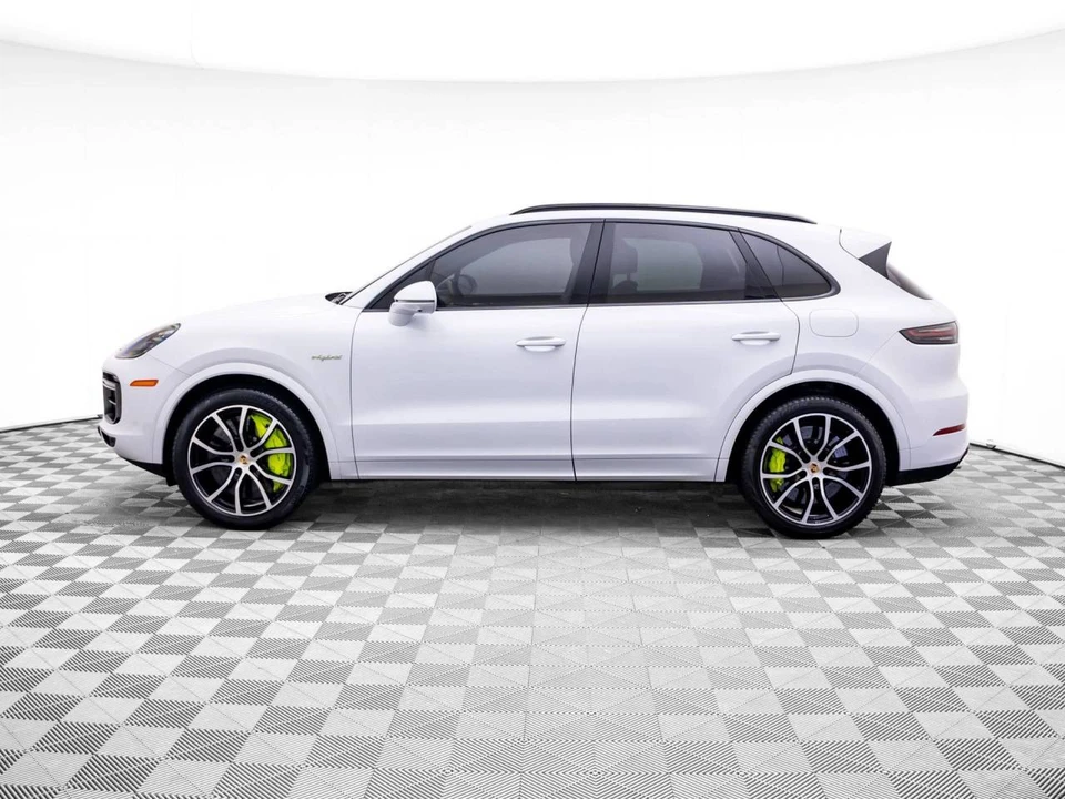 2023 Porsche 9Y0/9Y3 Cayenne - Image 2 of 5