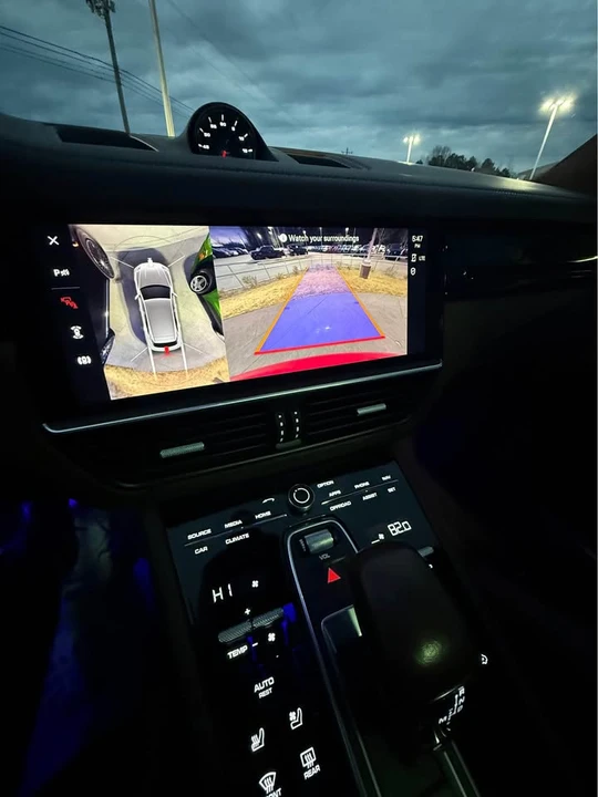 2023 Porsche 9Y0/9Y3 Cayenne Turbo - Image 9 of 10
